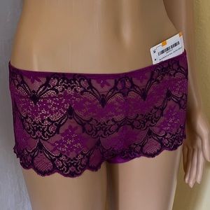 WACOAL lace boy short panties